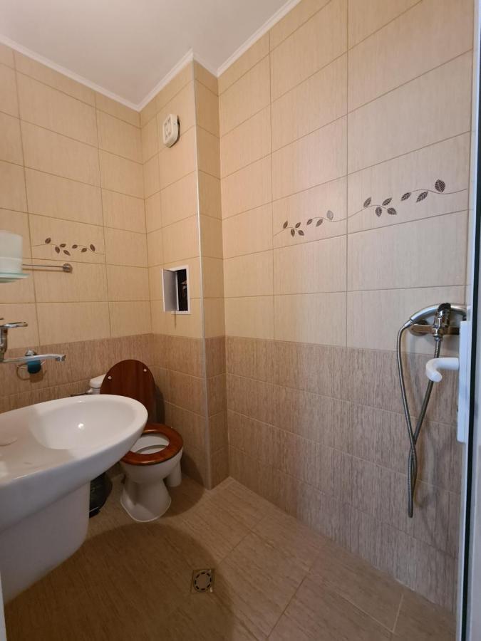 נסבר Guest Rooms Kostovi מראה חיצוני תמונה