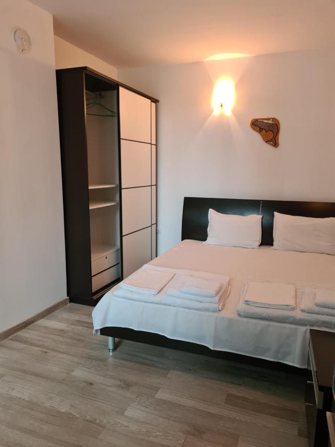 נסבר Guest Rooms Kostovi מראה חיצוני תמונה