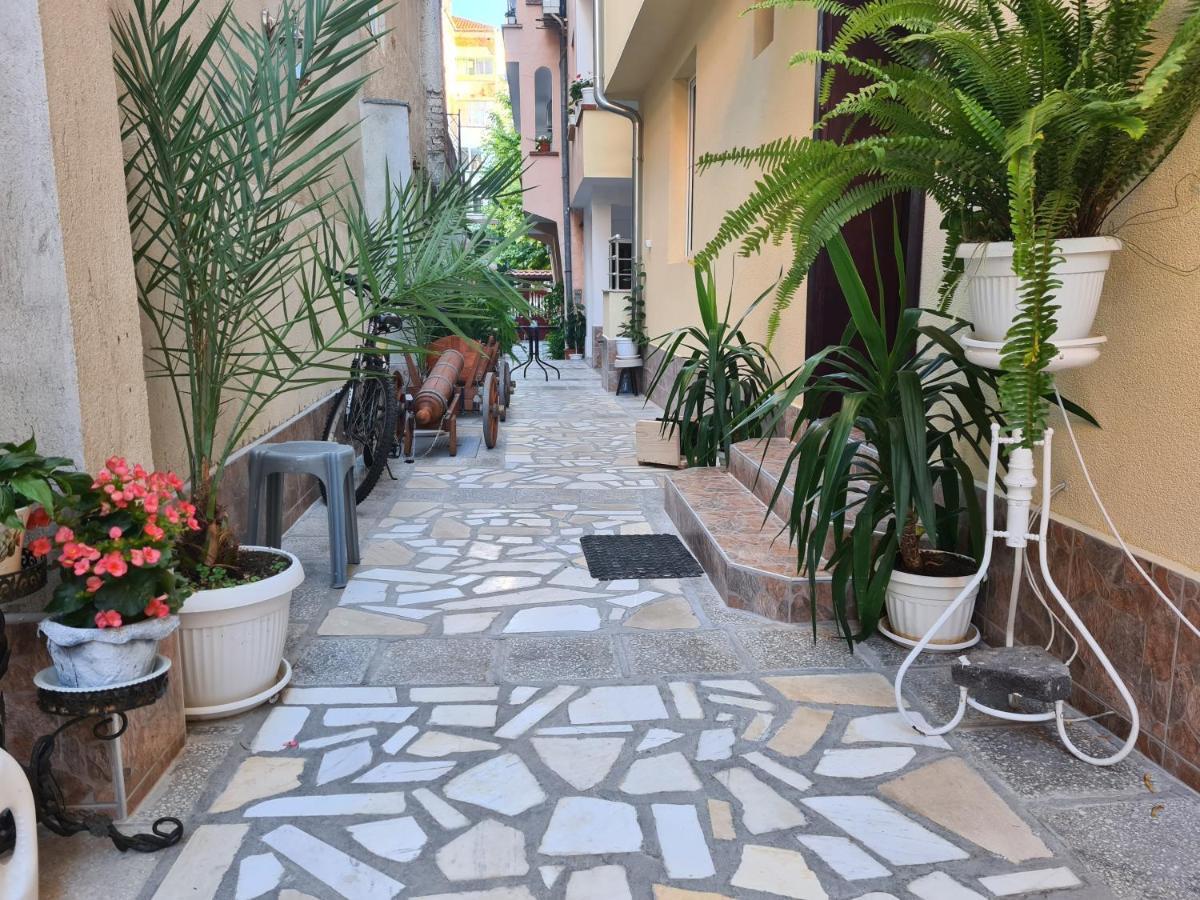 נסבר Guest Rooms Kostovi מראה חיצוני תמונה