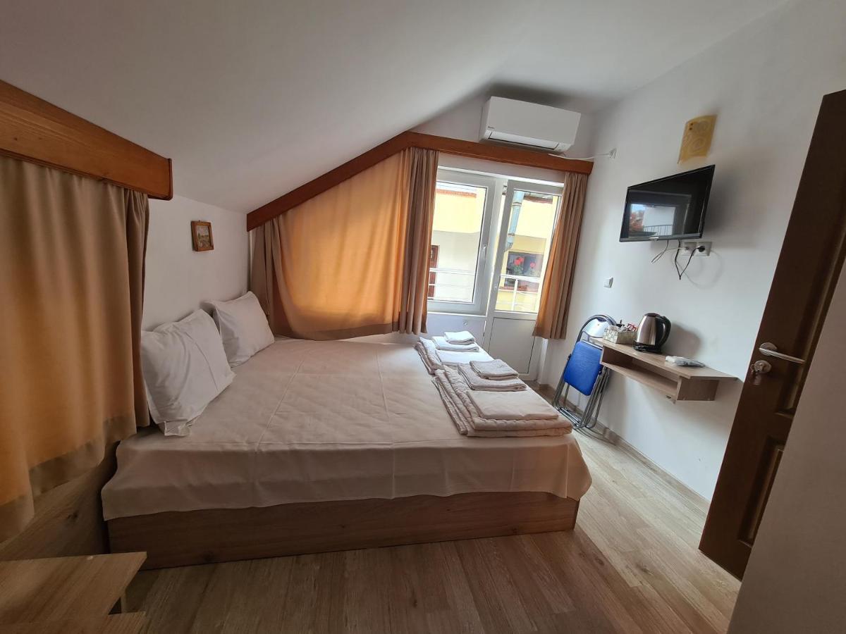 נסבר Guest Rooms Kostovi מראה חיצוני תמונה