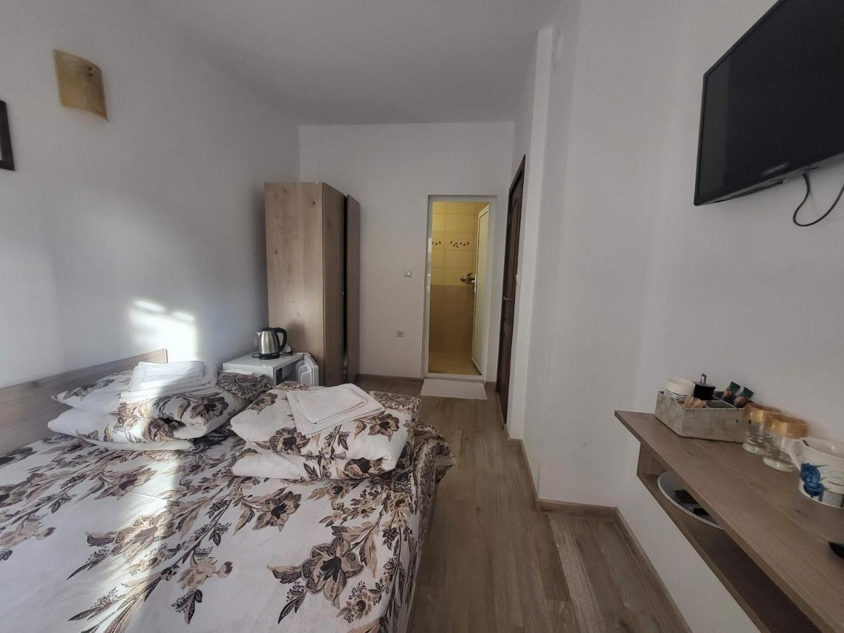 נסבר Guest Rooms Kostovi מראה חיצוני תמונה